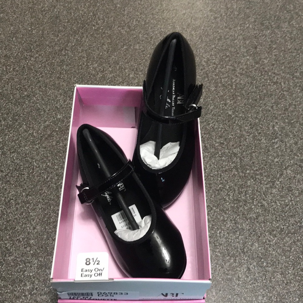 Girls black tap shoes